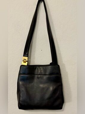 Vintage Chic Mondani Shoulder Bag Purse Navy   BlueAccent Buckle Professional